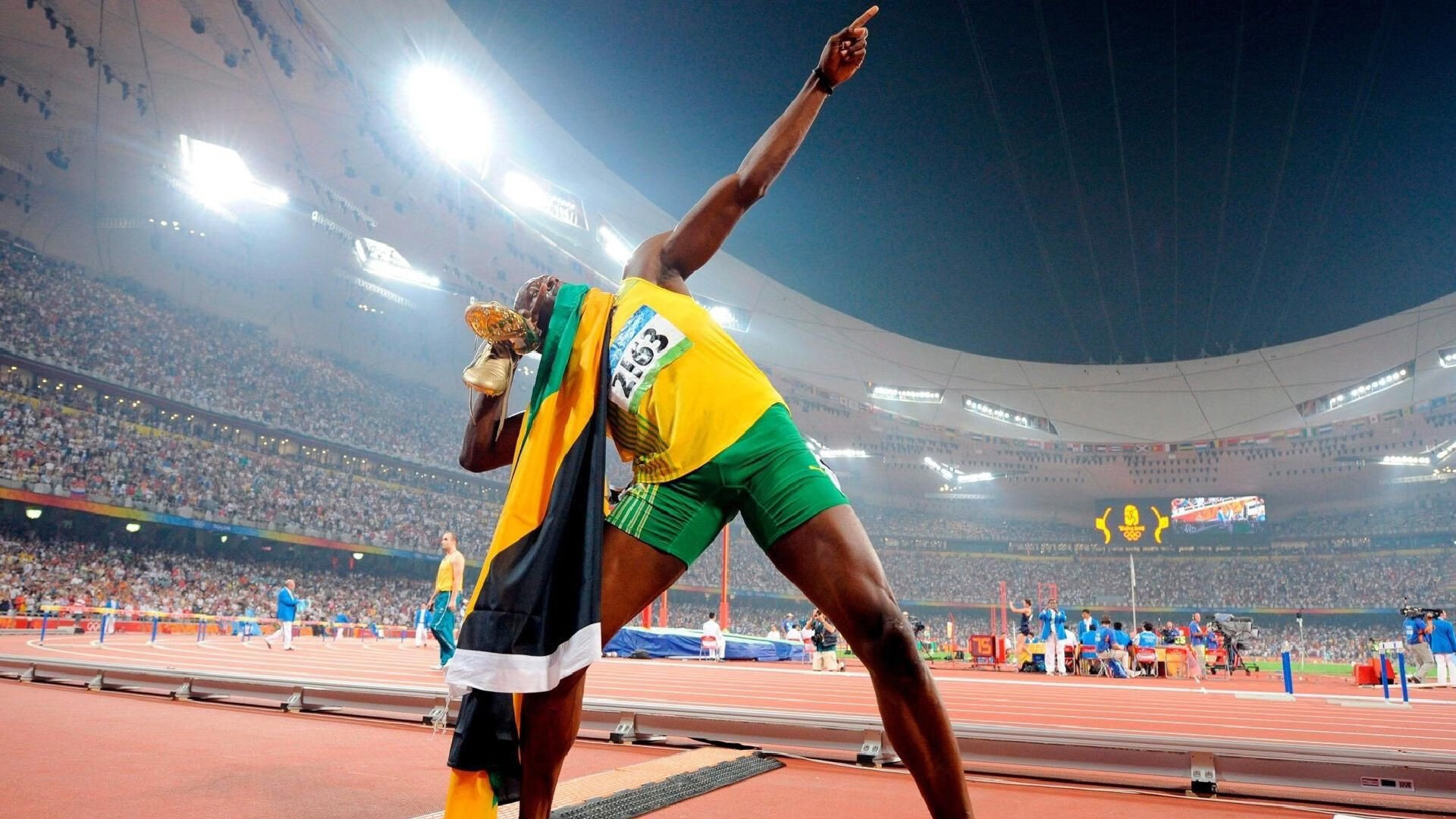 前三名差距缩小：争冠白热化！